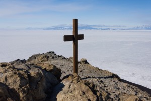 Memorial cross atop Observation Hill